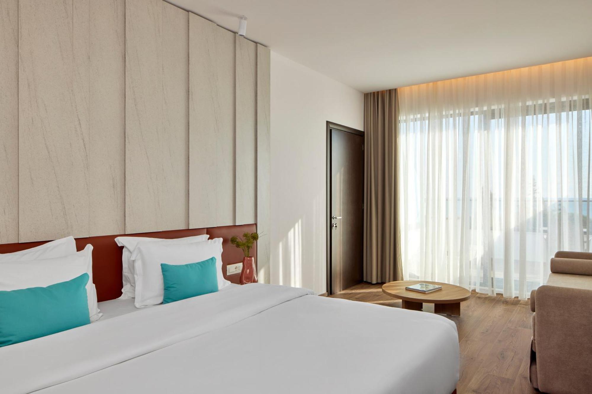 Sol Tropikal Durres Hotel Екстериор снимка