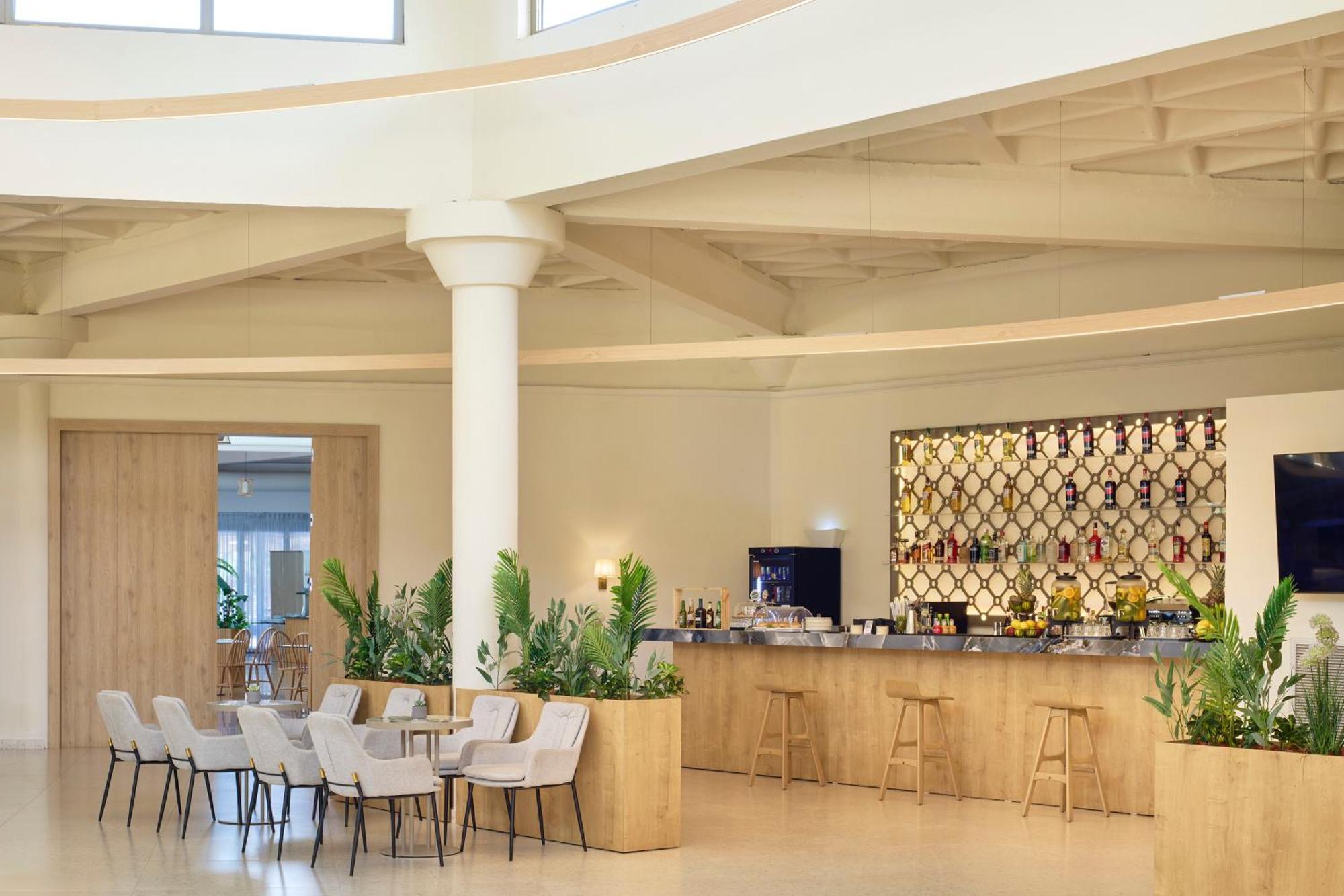 Sol Tropikal Durres Hotel Екстериор снимка